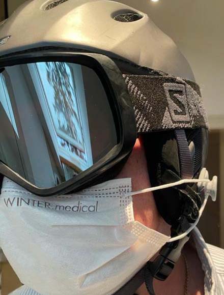 Maskenhalterung für Medizinische Einweg OP- & FFP2-Masken am Helm (Skihelm oder Snowboardhelm) - PET-G Grau/Aluminium